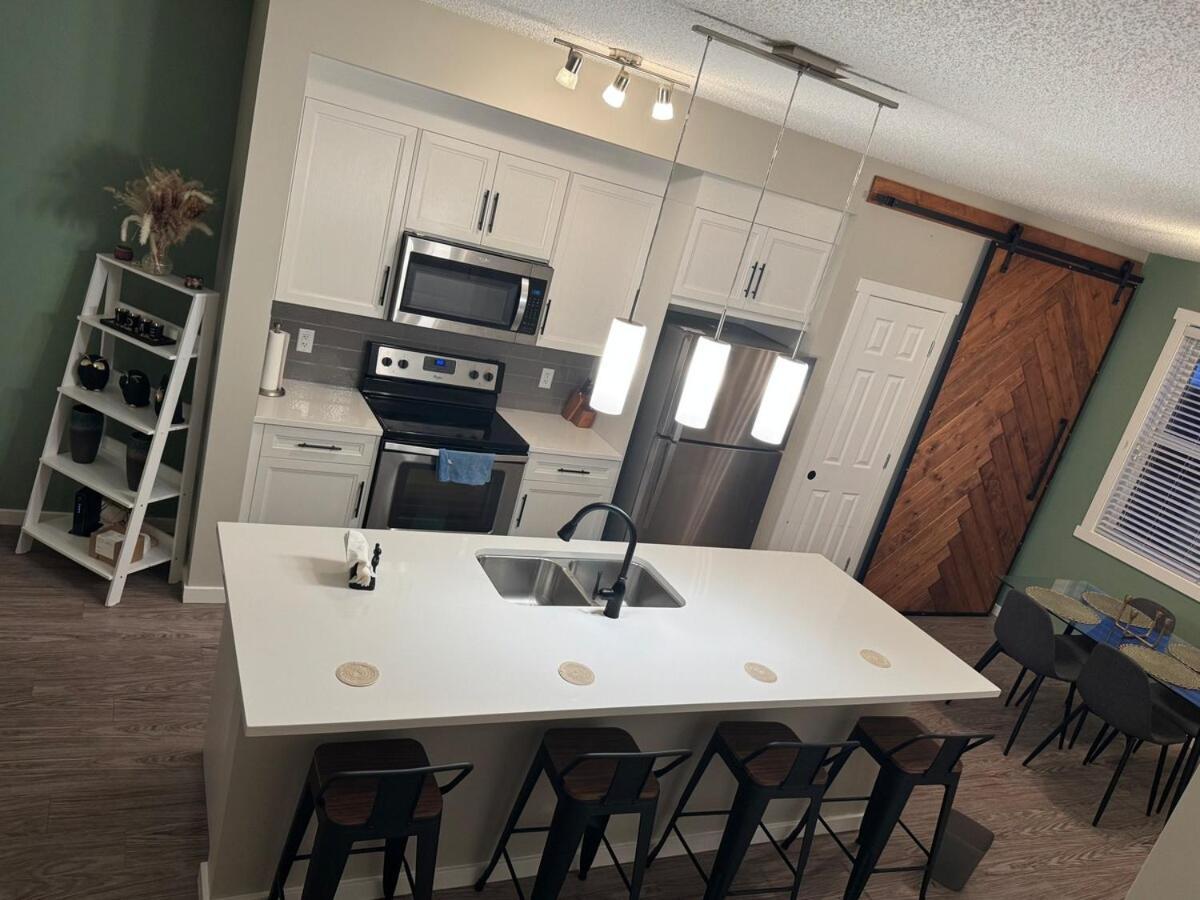 Chappelle Comfort Unique Retreat With Ac * Edmonton